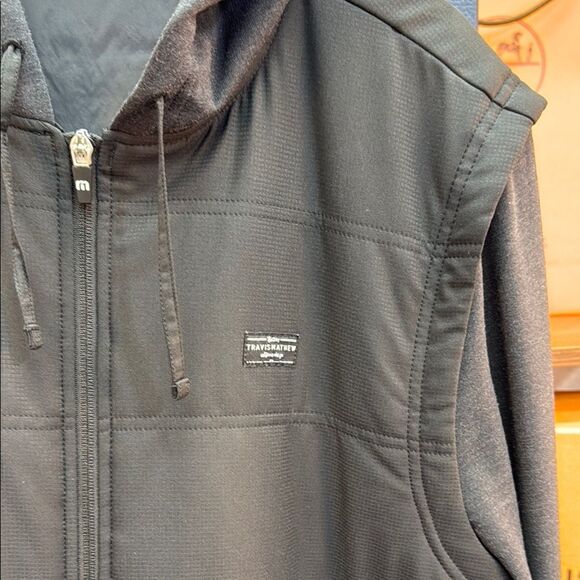 Men’s Travis Mathew Jacket - Picture 2 of 4